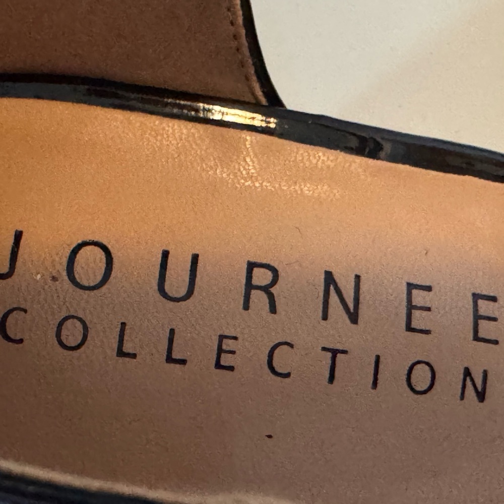 Journee Collection Black Patent Mary Jane Block Heel Pumps - Picture 6 of 7